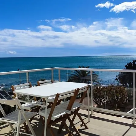 Beautiful Just A Few Meters From The Sea Apartment